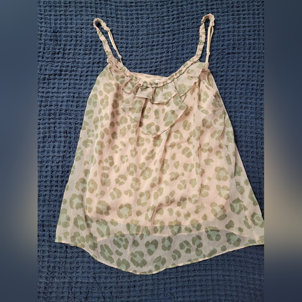 New York & Company Animal Print Babydoll Blouse M Flounce Top Pink Cheetah Flowy